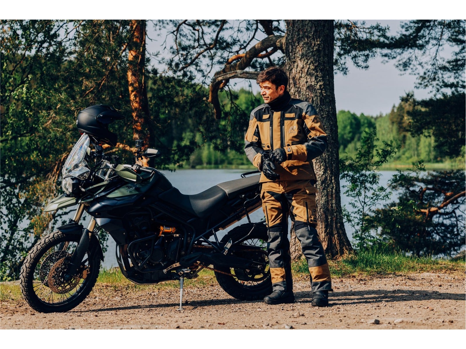 Mehr über den Artikel erfahren Rukka TitanTrail-R: Der neue Maßstab für Adventure-Touring? – Die ausführliche Vorstellung